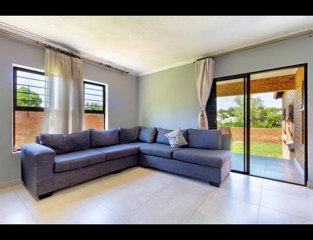 3 BEDROOM TOWNHOUSE FOR SALE IN NORTH RIDING